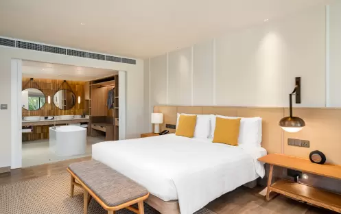 SAii Laguna Phuket Lagoon View Suite Bed and Bath