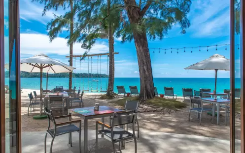 SAii Laguna Phuket Food Beverage Mr Tomyam Beachfront