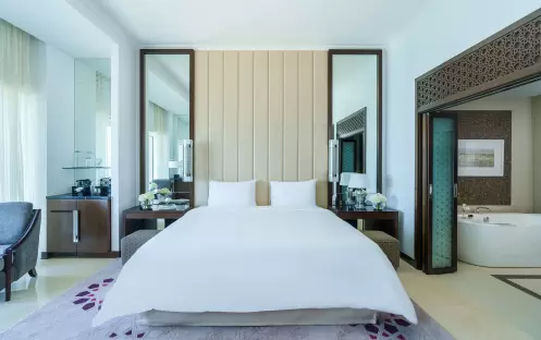 Rixos Marina Abu Dhabi - Premium Room Corniche View with Balcony king bed Rixos Marina Abu Dhabi - Premium Room Corniche View with Balcony king bed