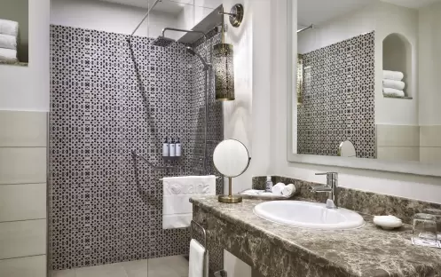middle-east-holidays-ras-al-khaimah-the-cove-rotana-resort-guest- room-bathroom