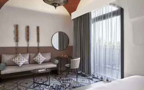 middle-east-holidays-ras-al-khaimah-the-cove-rotana-resort-guest- room