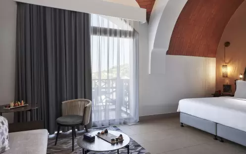 middle-east-holidays-ras-al-khaimah-the-cove-rotana-resort-guest- room