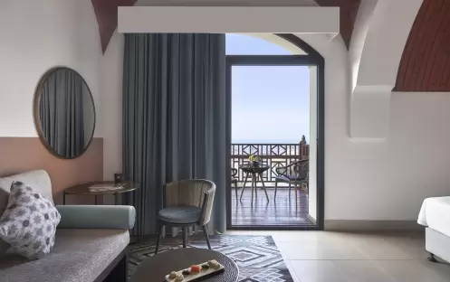 middle-east-holidays-ras-al-khaimah-the-cove-rotana-resort-sea-view-room