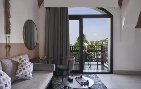 middle-east-holidays-ras-al-khaimah-the-cove-rotana-resort-lagoon-room