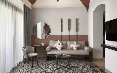 middle-east-holidays-ras-al-khaimah-the-cove-rotana-resort-lagoon-room