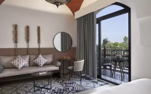 middle-east-holidays-ras-al-khaimah-the-cove-rotana-resort-lagoon-room