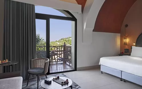 middle-east-holidays-ras-al-khaimah-the-cove-rotana-resort-lagoon-room