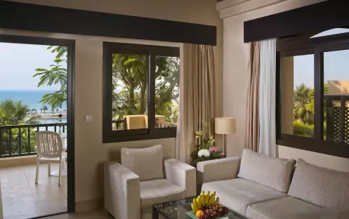 middle-east-holidays-ras-al-khaimah-the-cove-rotana-resort-sea-view -two-bedroom-villa