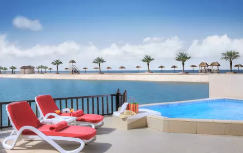 middle-east-holidays-ras-al-khaimah-the-cove-rotana-resort-sea-view -two-bedroom-villa-terrace