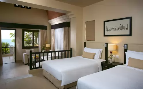 middle-east-holidays-ras-al-khaimah-the-cove-rotana-resort-sea-view -two-bedroom-villa-twin-room