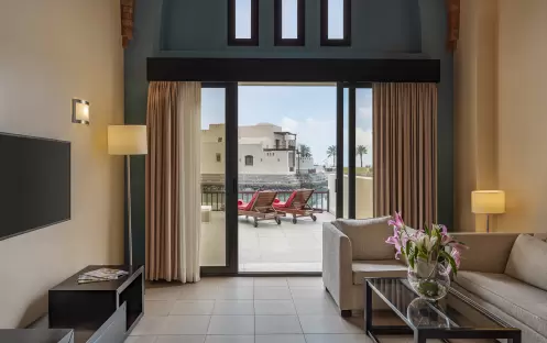 middle-east-holidays-ras-al-khaimah-the-cove-rotana-resort-sea-view -two-bedroom-villa-livingroom