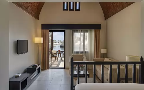 middle-east-holidays-ras-al-khaimah-the-cove-rotana-resort-sea-view -three-bedroom-villa-twin-room