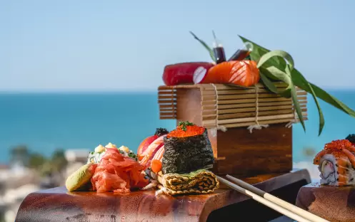 middle-east-holidays-ras-al-khaimah-the-cove-rotana-resort-breeze- bar-and-lounge