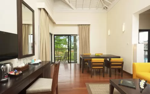 indian-ocean-holidays-sri-lanka-club-hotel-dolphin-junior-suite
