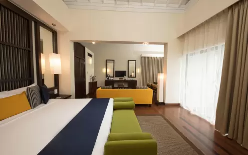 indian-ocean-holidays-sri-lanka-club-hotel-dolphin-junior-suite