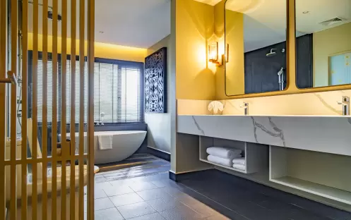 asia-holidays-malaysia-langkawi-pelangi-beach-resort-spa-langkawi-pelangi-suite-bathroom