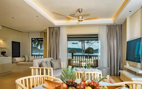 asia-holidays-malaysia-langkawi-pelangi-beach-resort-spa-langkawi-pelangi-suite-living-room