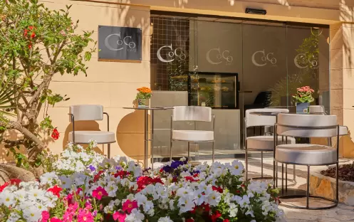 europe-holidays-spain-majorca-secrets-mallorca-villamil-resort-spa-hotel-coco-café