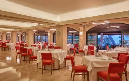 europe-holidays-spain-majorca-secrets-mallorca-villamil-resort-spa-hotel-world-café