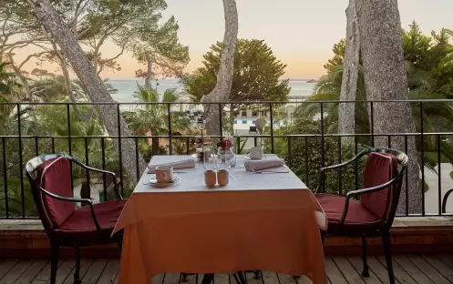 europe-holidays-spain-majorca-secrets-mallorca-villamil-resort-spa-hotel-world-café