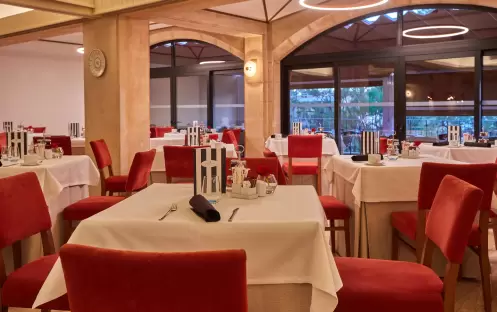 europe-holidays-spain-majorca-secrets-mallorca-villamil-resort-spa-hotel-world-café