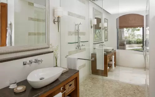 middle-east-holidays-abu-dhabi-st-regis-saadiyat-island-resort-hotel-superior-room-bathroom middle-east-holidays-abu-dhabi-st-regis-saadiyat-island-resort-hotel-superior-room-bathroom