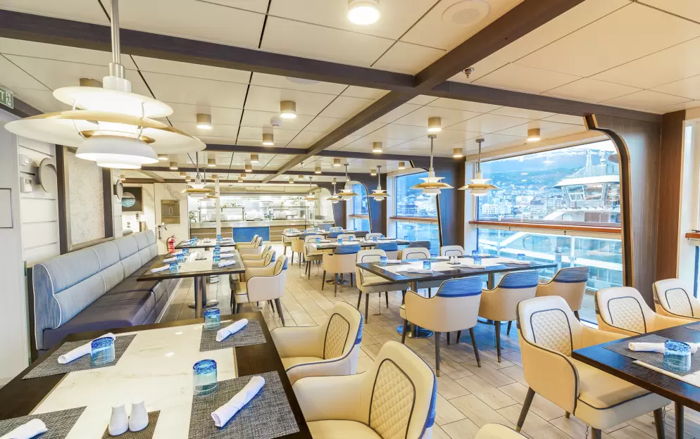 Quark Expeditions, Ocean Explorer Observation Bistro 1 ©Quark Expeditions.jpg