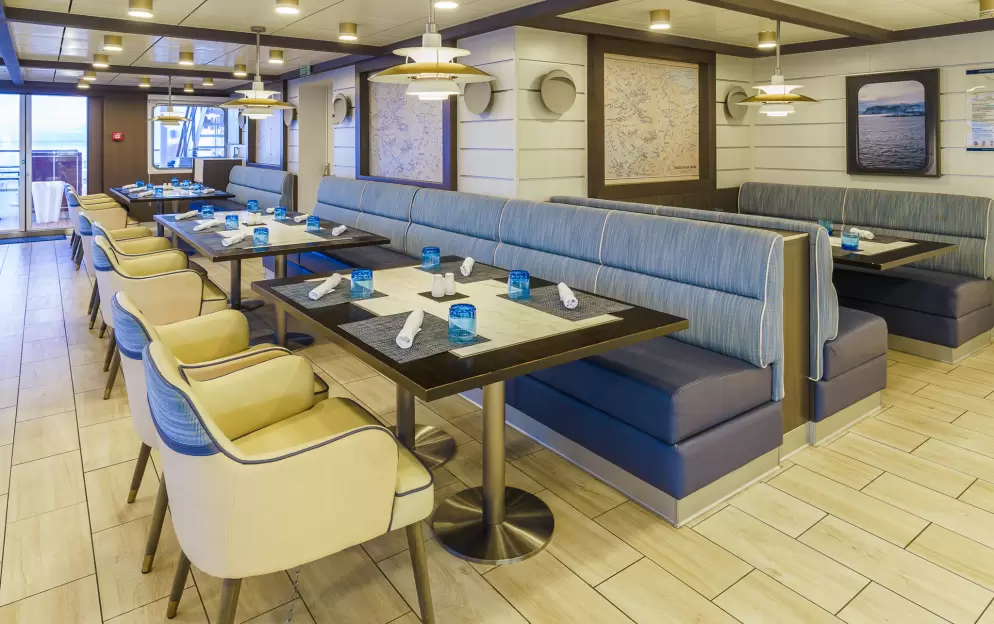 Quark Expeditions, Ocean Explorer Observation Bistro 2 ©Quark Expeditions.jpg
