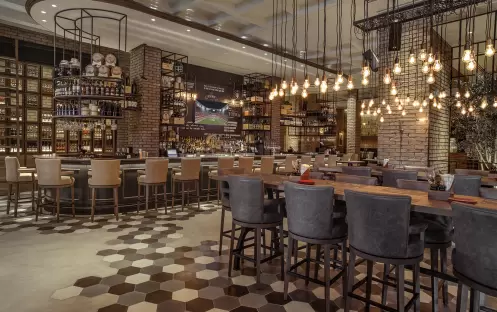 middle-east-holidays-dubai-amwaj-rotana-jumeirah-beach-jb’s-gastropub