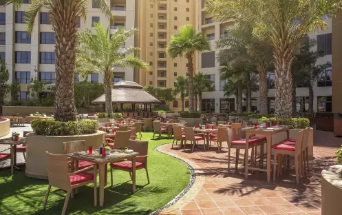 middle-east-holidays-dubai-amwaj-rotana-jumeirah-beach-rosso