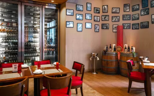 middle-east-holidays-dubai-amwaj-rotana-jumeirah-beach-rosso
