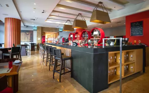 middle-east-holidays-dubai-amwaj-rotana-jumeirah-beach-rosso