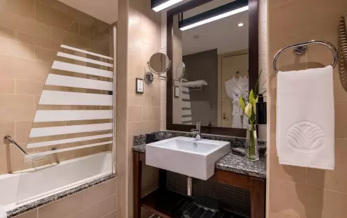 middle-east-holidays-dubai-amwaj-rotana-jumeirah-beach-sea-front-two-bedroom-suite-with-balcony&lounge-access