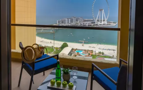 middle-east-holidays-dubai-amwaj-rotana-jumeirah-beach—sea-front-view-family-room-with-balcony