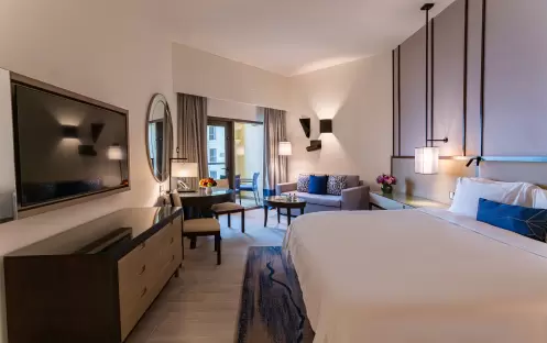 middle-east-holidays-dubai-amwaj-rotana-jumeirah-beach-sea-view-family-room-with-balcony