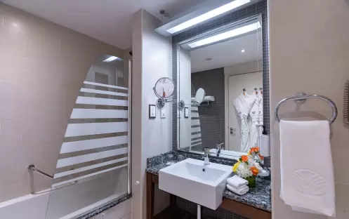 middle-east-holidays-dubai-amwaj-rotana-jumeirah-beach-sea-view-room-with-balcony