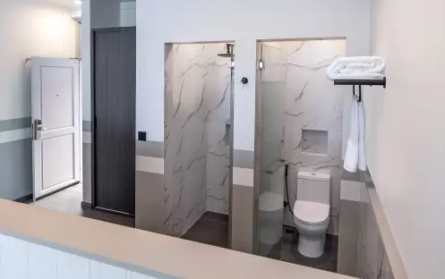 indian-ocean-holidays-maldives-sun-siyam-olhuveli-beach-pavilion-washroom