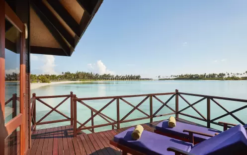 indian-ocean-holidays-maldives-sun-siyam-olhuveli-water-villa-deck