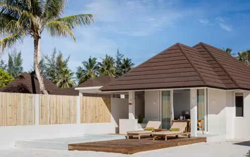 indian-ocean-holidays-maldives-sun-siyam-olhuveli-grand- beach-villa-with-pool