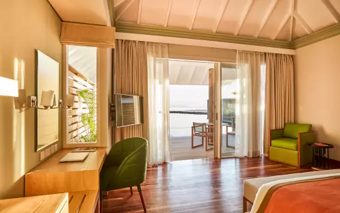 indian-ocean-holidays-maldives-sun-siyam-olhuveli-grand- water-villa-with-pool