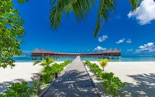 indian-ocean-holidays-maldives-sun-siyam-olhuveli-water-villa-jetty