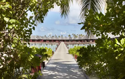 indian-ocean-holidays-maldives-sun-siyam-olhuveli-water-villa