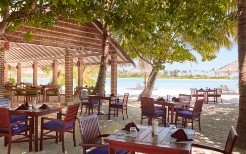 indian-ocean-holidays-maldives-sun-siyam-olhuveli-Island Pizza