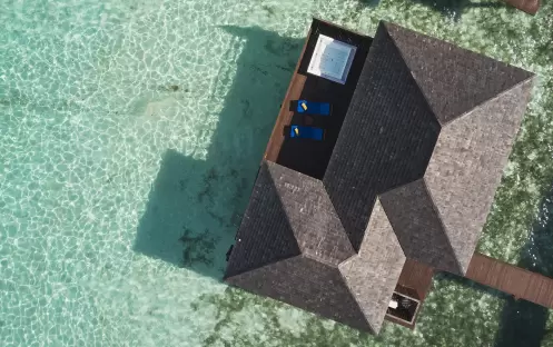 indian-ocean-holidays-maldives-sun-siyam-olhuveli-prestige- jacuzzi-water-villa