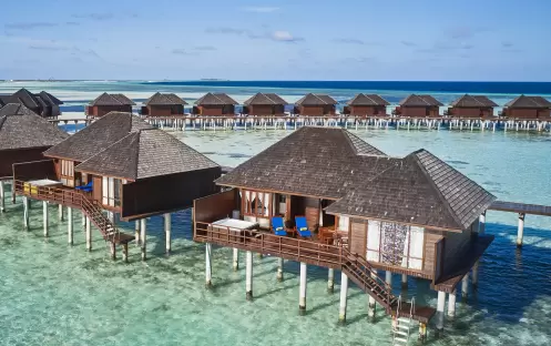 indian-ocean-holidays-maldives-sun-siyam-olhuveli-prestige- jacuzzi-water-villa