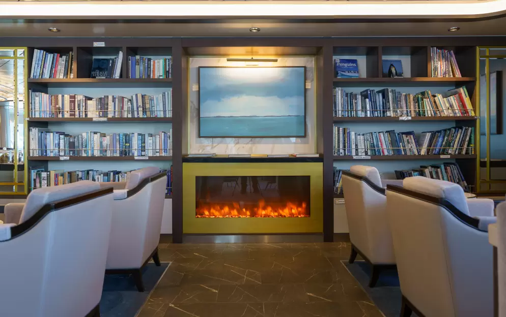 Quark Expeditions, Ocean Explorer The Discovery Library 1 ©Quark Expeditions.jpg