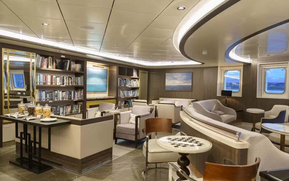Quark Expeditions, Ocean Explorer The Discovery Library 3 ©Quark Expeditions.jpg