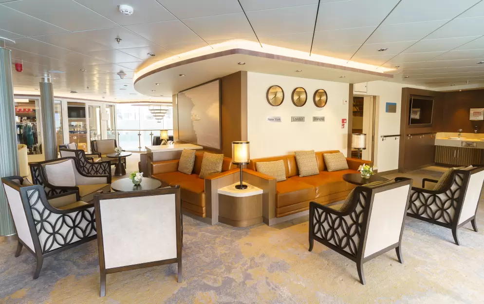Quark Expeditions, Ocean Explorer The Latitude Bar 2 ©Quark Expeditions.jpg