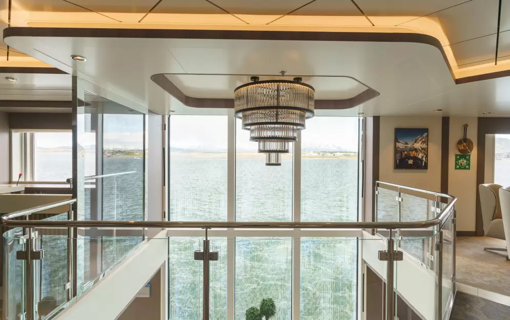 Quark Expeditions, Ocean Explorer The Latitude Bar 3 ©Quark Expeditions.jpg