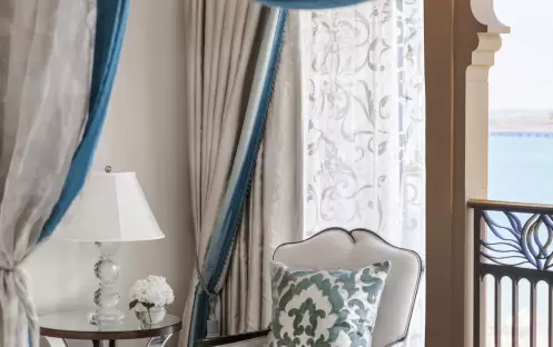 oo-royalmirage-accomodation-the-palace-royal-suite-bedroom-detail-2-small oo-royalmirage-accomodation-the-palace-royal-suite-bedroom-detail-2-small